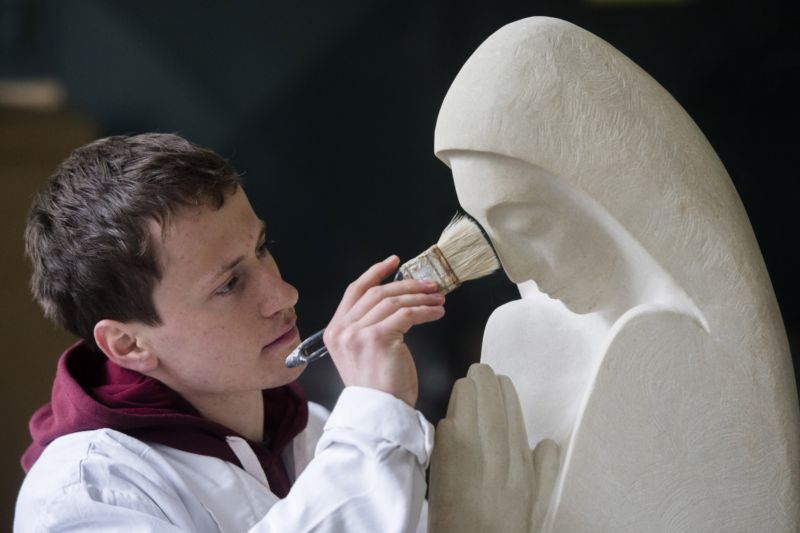 Nově vytvořená socha je již sedmnáctou sochou Anežky České, kterou studenti z Hořic vytvořili.
