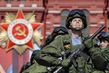 "Dnes se civilizace znovu střetla s krutostí a násilím, terorismus se stal globální hrozbou," řekl při zahájení přehlídky ruský prezident Vladimir Putin. "Rusko je otevřeno spojení úsilí s dalšími státy, je připraveno pracovat na vytvoření moderního mimoblokového systému mezinárodní bezpečnosti," dále uvedl v této souvislosti Putin.