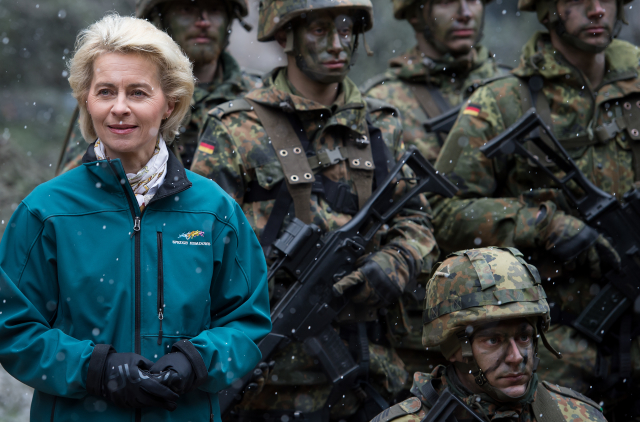 Německá ministryně obrany Ursula von der Leyenová představila plány na reorganizaci armády.