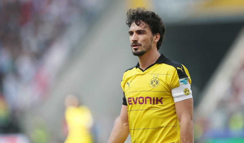 Mats Hummels bude od příští sezony hráčem Bayernu Mnichov. Mats Hummels bude od příští sezony hráčem Bayernu Mnichov.