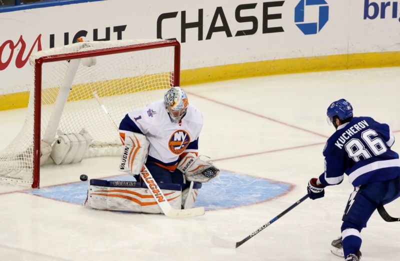 Brankář New York Islanders Thomas Greiss