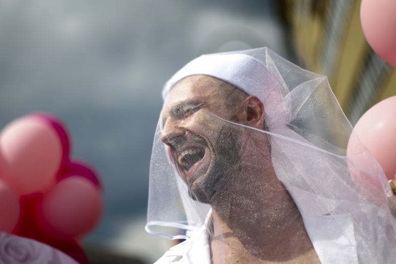 Účastník každoročního pochodu homosexuálů v Berlíně.