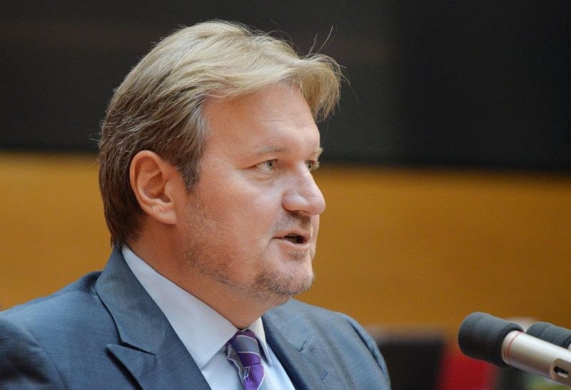 Daniel Hodek.