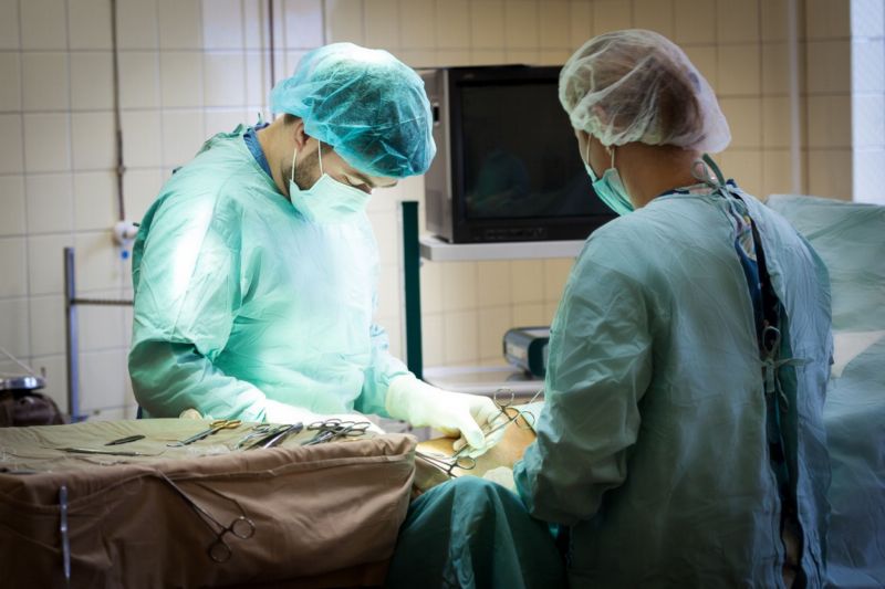IKEM provedl první transplantaci dělohy v Česku.