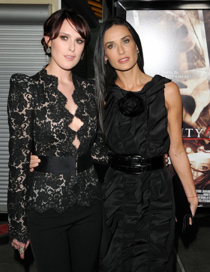 Rumer Willis (vlevo) je na své geny po matce Demi Moore hrdá.