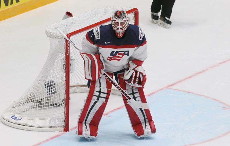 Brankář USA Keith Kinkaid.