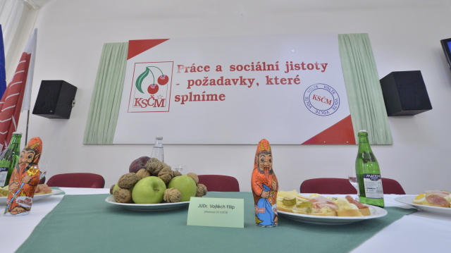 Volební středisko KSČM v Praze.