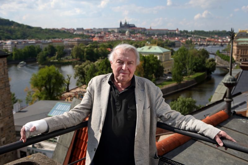 Spisovatel Pavel Kohout. 