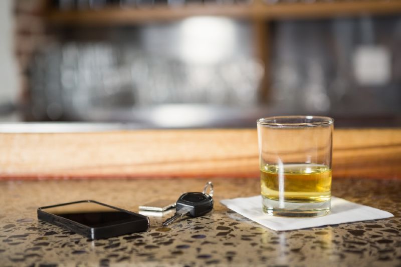 Alkohol za volant nepatří (ilustrační foto).