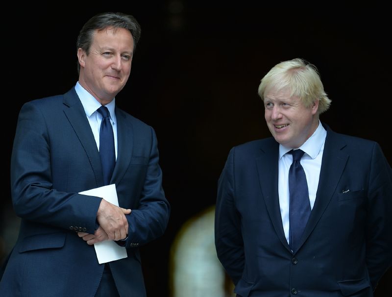 David Cameron (vlevo) a bývalý londýnský starosta Boris Johnson.