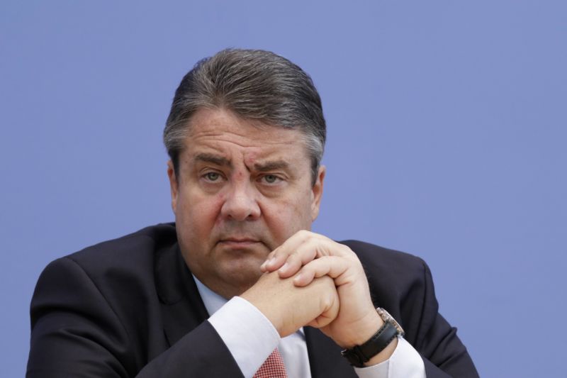 Šéf německých sociálních demokratů Sigmar Gabriel. Šéf německých sociálních demokratů Sigmar Gabriel.