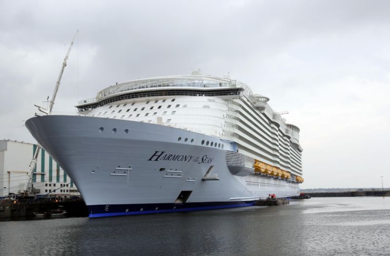 Největší loď na světě Harmony of the Seas.
