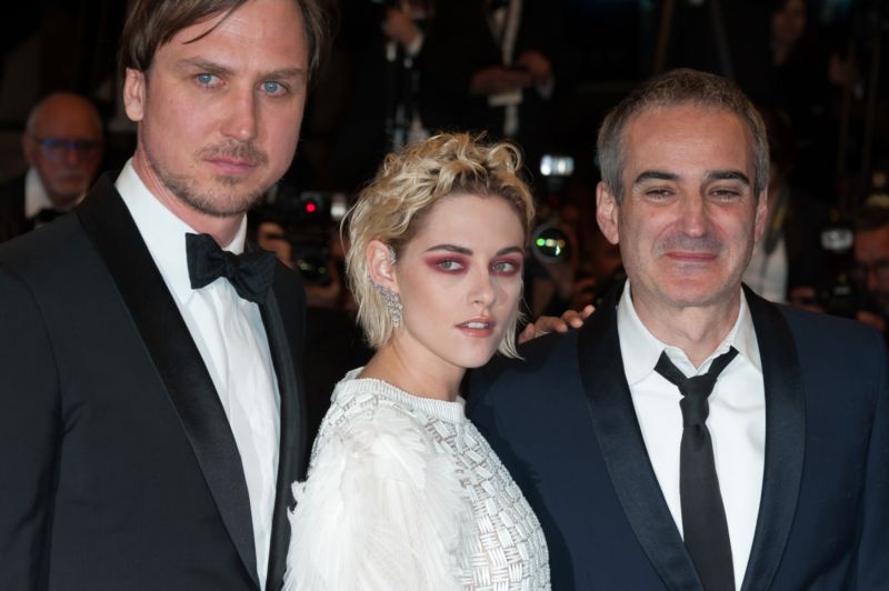 Lars Eidinger, Kristen Stewart a režisér Olivier Assayas.