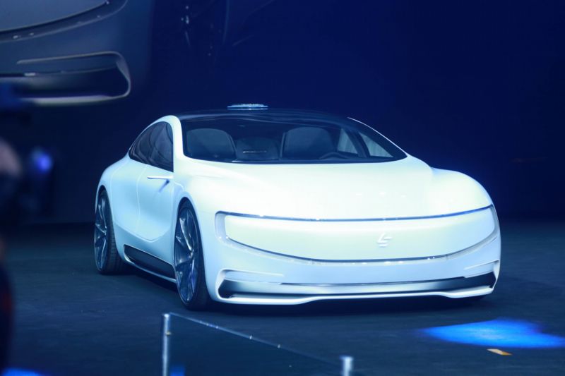 Koncept elektormobilu Tesla (ilustrační foto). Koncept elektormobilu Tesla (ilustrační foto).