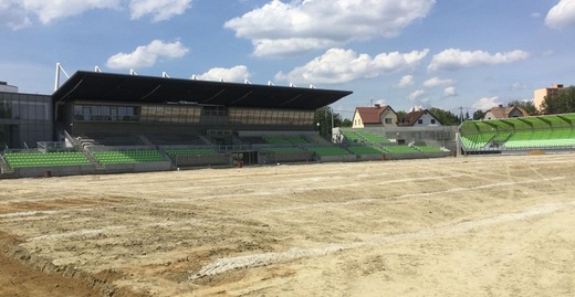 V Karviné roste stadion. Tribuny jsou už hotové.