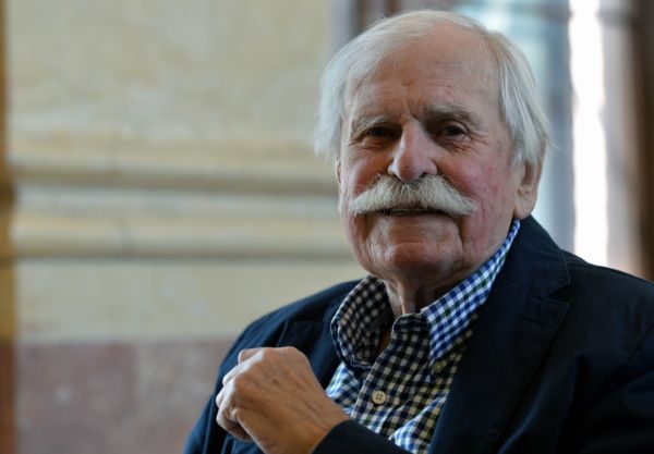 Adolf Born se dožil 85 let.