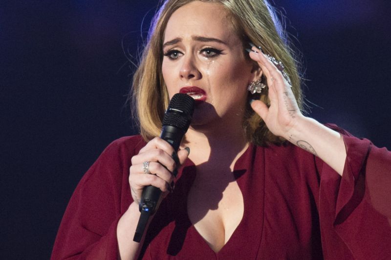 Adele si odnesla během letošního ročníku cenu pro nejlepší umělce. 