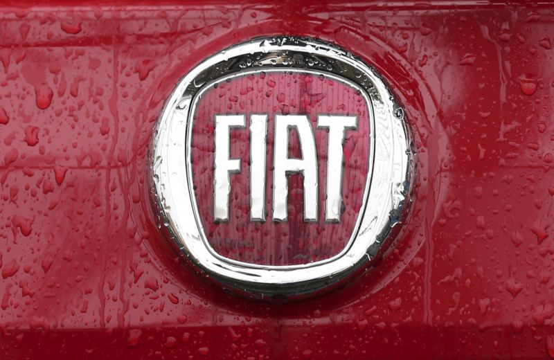 Značka automobilky Fiat.