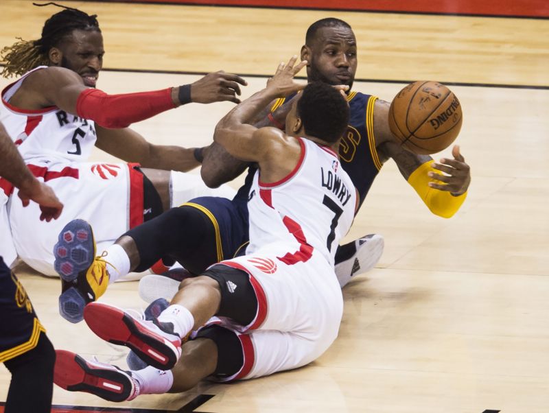 Basketbalisté Toronta vyhráli ve finále Východní konference NBA nad Clevelandem.