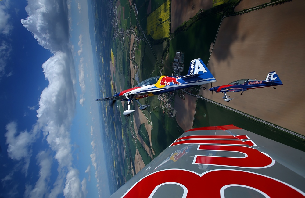 Piloti z formace Flying Bulls patří mezi ty nejlepší v Česku.