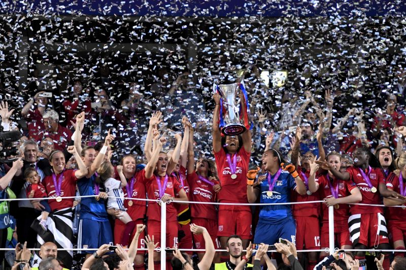 Oslavující fotbalistky Lyonu