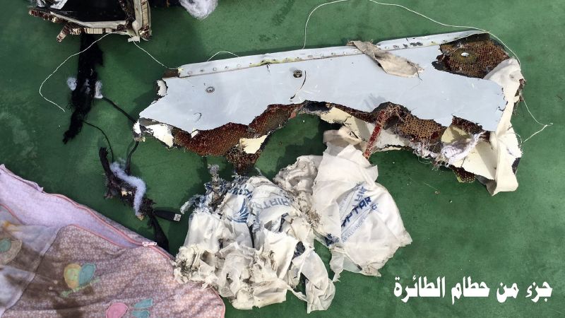 Nalezené trosky z egyptského airbusu.