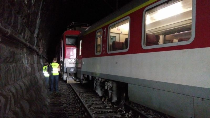 V Praze vykolejil vlak. 