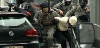 Zadržený Abdeslam.