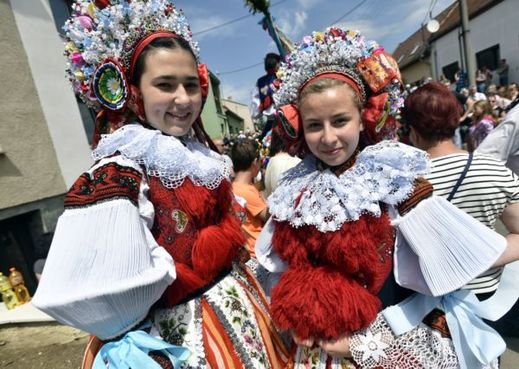 Folklorní slavnost.