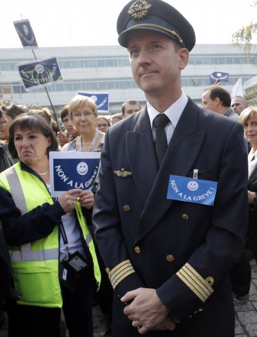 Francouzská vláda pilotům Air France řekla, že jejich plány na zastavení práce jsou nezodpovědné.