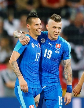Hvězdy slovenského výběru Marek Hamšík a Juraj Kucka.
