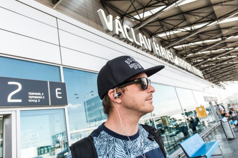 Scott Speed již dorazil do Prahy a na akci se nesmírně těší.