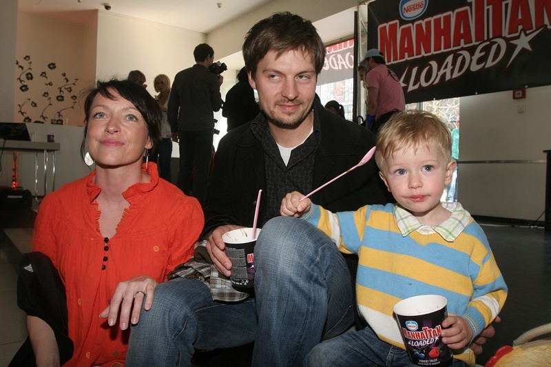 Před vztahem s Vojtěchem Dykem byla Táňa Vilhelmová vdaná za Pavla Čecháka.