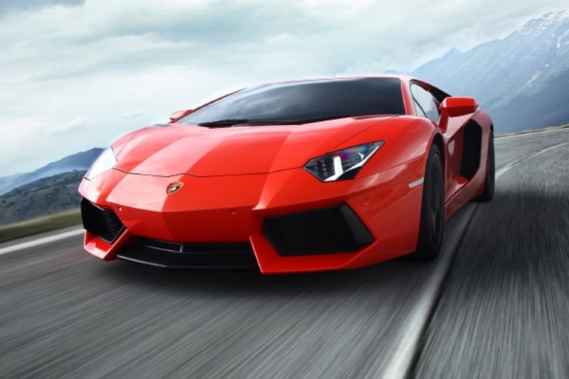 Do výbavy dubajské dopravní policie patří i Lamborghini Aventadot.