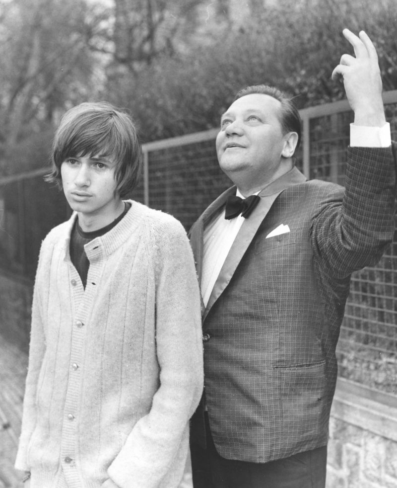 Ve filmu Lítost režiséra Evalda Schorma si Jan Hrušínský zahrál se svým otcem Rudolfem. Ve filmu Lítost režiséra Evalda Schorma si Jan Hrušínský zahrál se svým otcem Rudolfem.