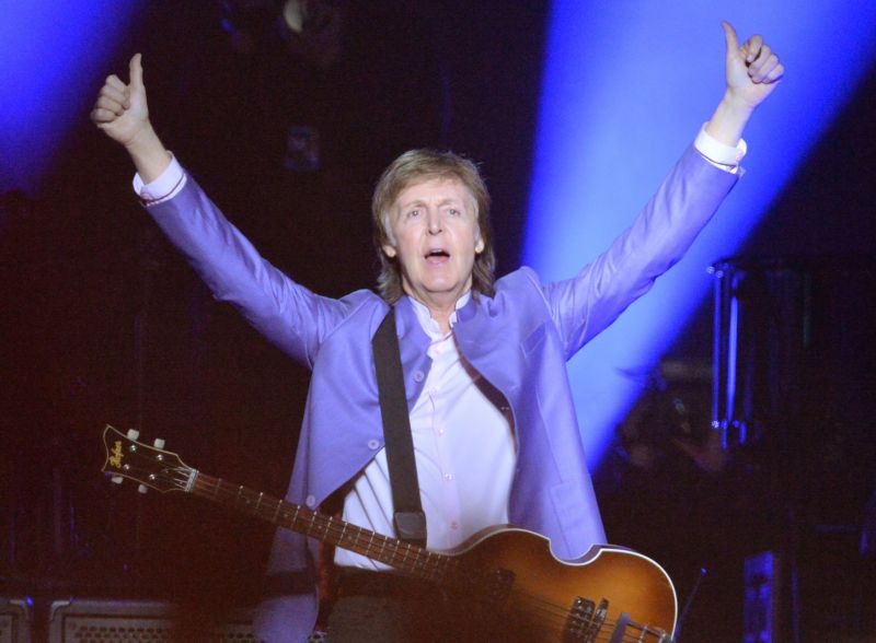 Paul McCartney na pražském koncertu. Paul McCartney na pražském koncertu.