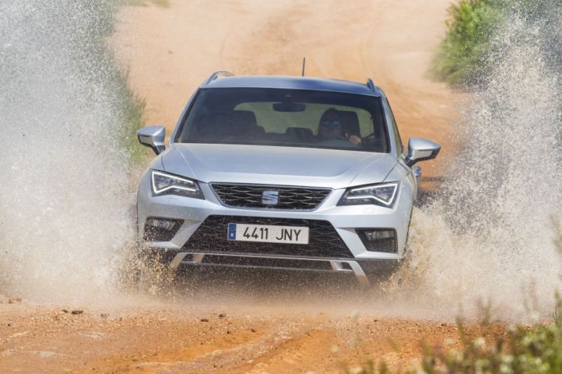 Seat Ateca je koncipován jako všestranný vůz, do města i lehčího terénu.