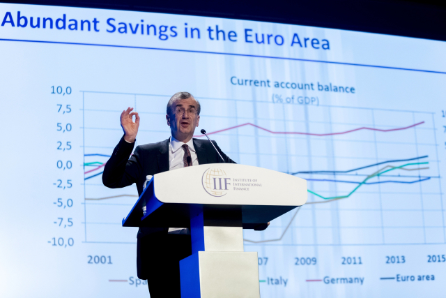 Člen Rady guvernérů Evropské centrální banky François Villeroy de Galhau. Člen Rady guvernérů Evropské centrální banky François Villeroy de Galhau.
