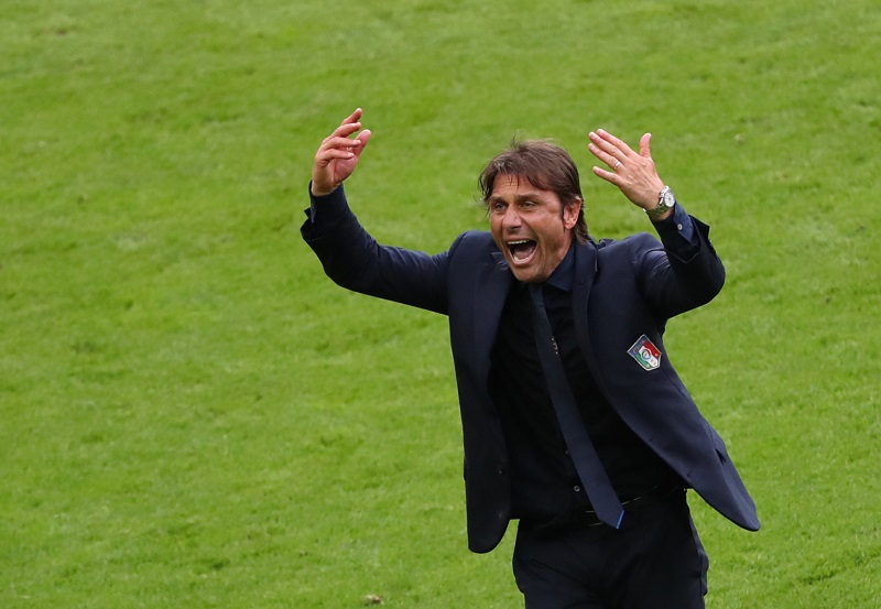 Trenér Antonio Conte. 