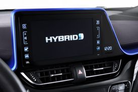 Novinku může pohánět nejnovější generace hybridního ústrojí.