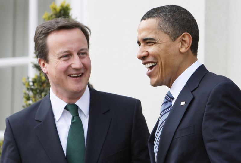 Barack Obama s britským premiérem Davidem Cameronem (vlevo).