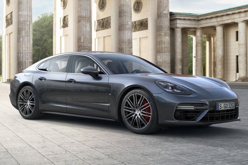 Druhé pokolení modelu Panamera v novém kabátě.