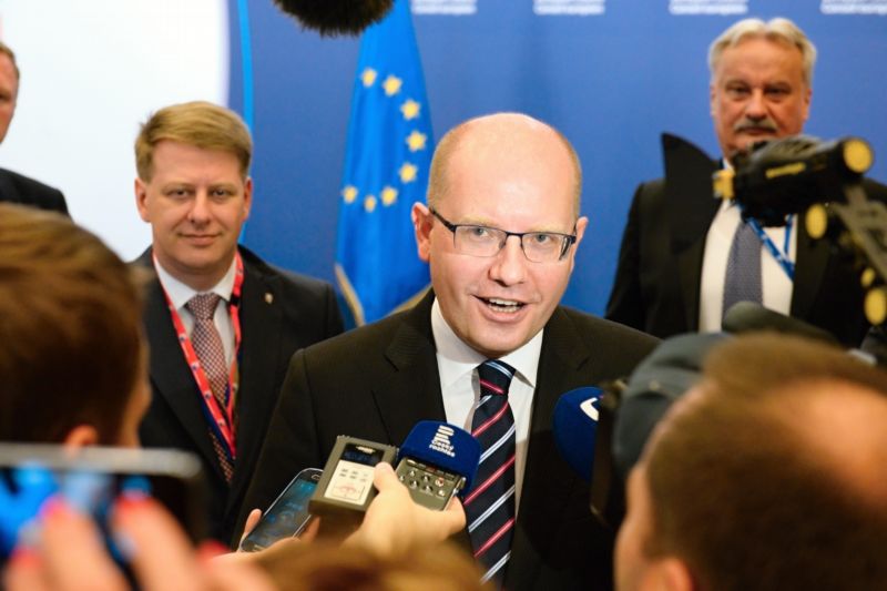Český premiér Bohuslav Sobotka na summitu v Bruselu (28. června).