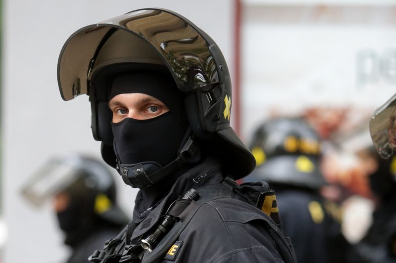 Oceněný člen zásahové jednotky je jedním z mála policistů, který je specialistou na tři činnosti (ilustrační foto).