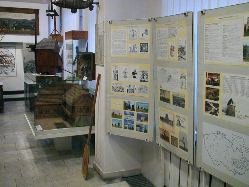 Regionální muzeum ve Vysokém Mýtě si na neděli přichystalo vernisáž výstavy věnované větrným mlýnům.