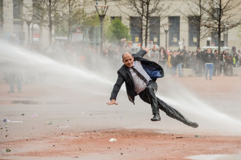 Ve Velké Británii policie nikdy nepoužila vodní děla. Přesto předchozí starosta Londýna Boris Johnson nechal tři zakoupit. Nyní je prodávají (ilustrační foto).