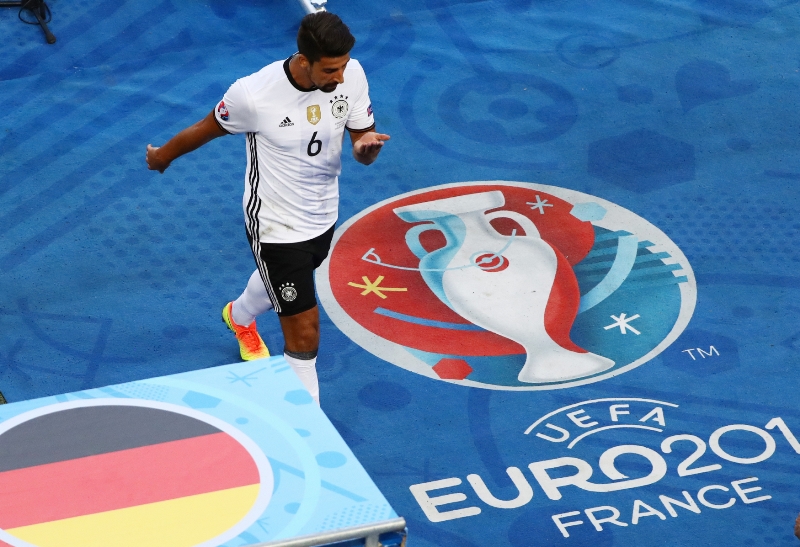 Německý záložník Sami Khedira.