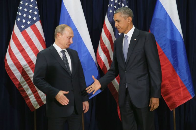 Vladimir Putin (vlevo) a americký prezident Barack Obama.