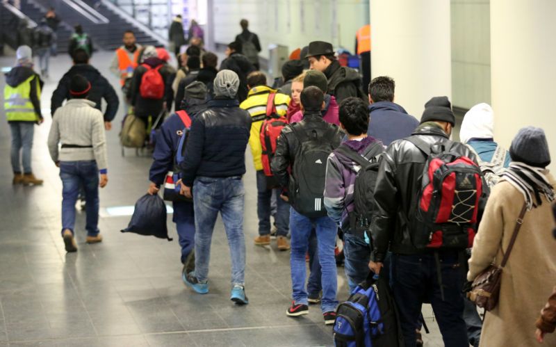 Skupina migrantů ve Švédsku. Skupina migrantů ve Švédsku.