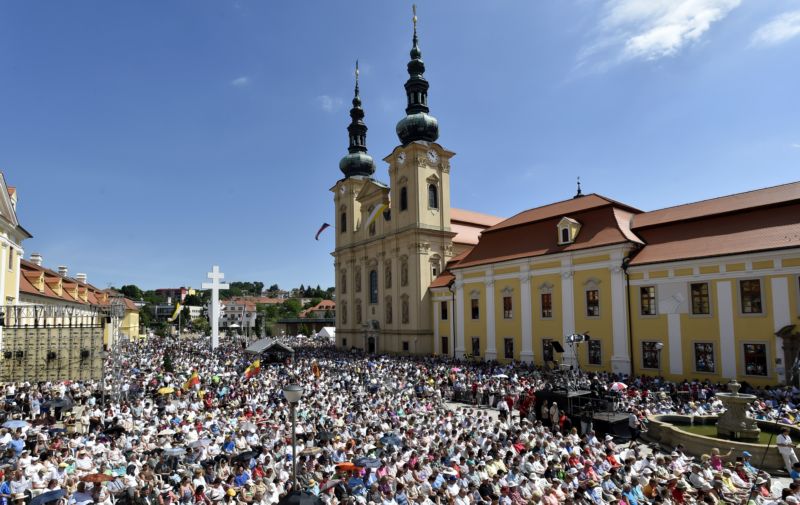 Národní pouť byla součástí vrcholících oslav příchodu slovanských věrozvěstů Cyrila a Metoděje na Velkou Moravu. Dorazilo přes 23 tisíc poutníků.